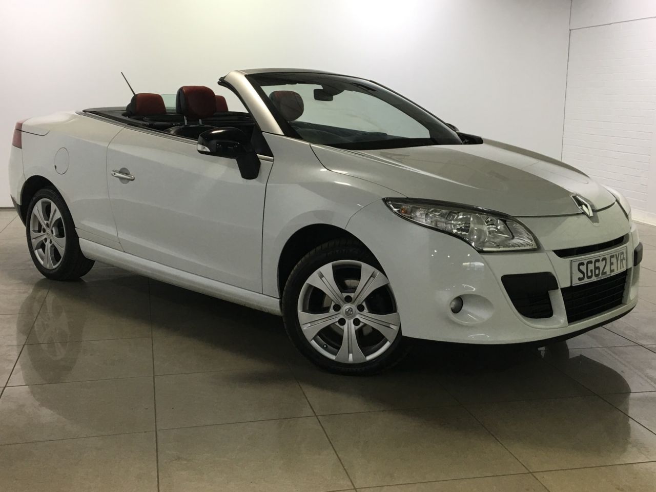 View our RENAULT MEGANE