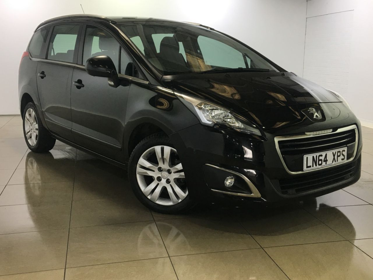 View our PEUGEOT 5008