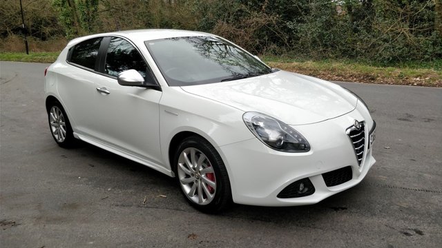 2011 60 Alfa Romeo Giulietta 1.6 JTDM-2 VELOCE 5d 105 BHP