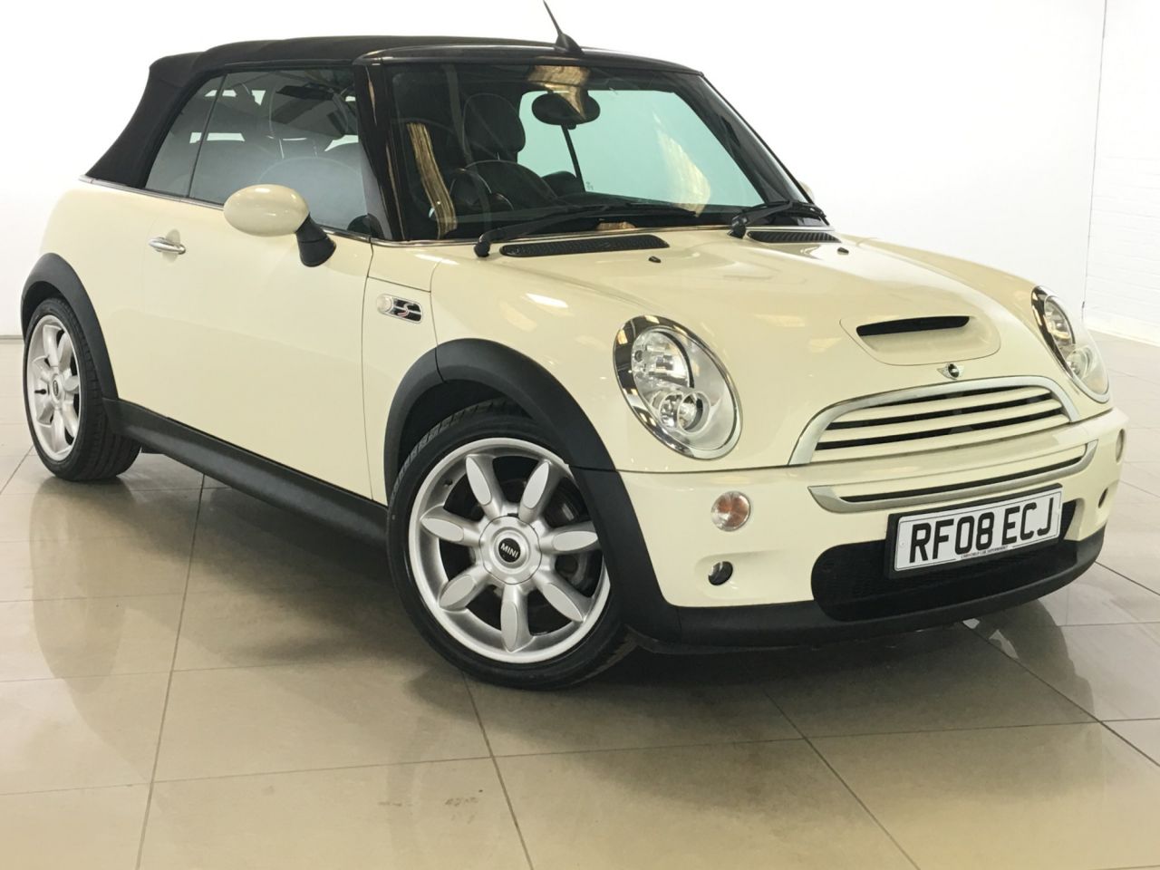 View our MINI CONVERTIBLE