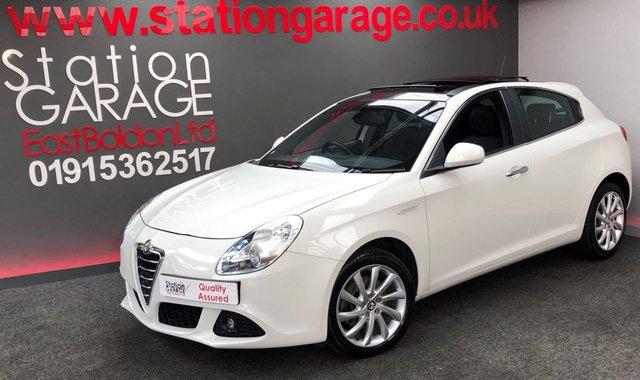 2012 12 Alfa Romeo Giulietta 2.0 JTDM-2 LUSSO TCT 5d AUTO 170 BHP PAN ROOF
