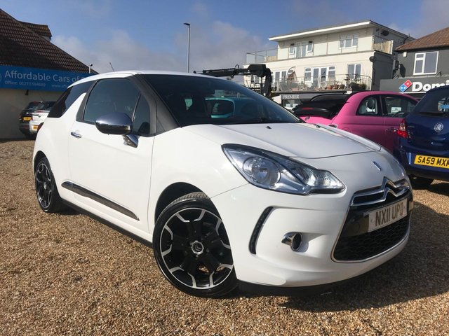 2011 11 Citroen DS3 1.6 HDI BLACK AND WHITE 3d 90 BHP