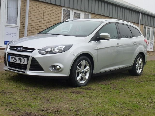 2012 12 Ford Focus 1.6 ZETEC 5d AUTO 124 BHP