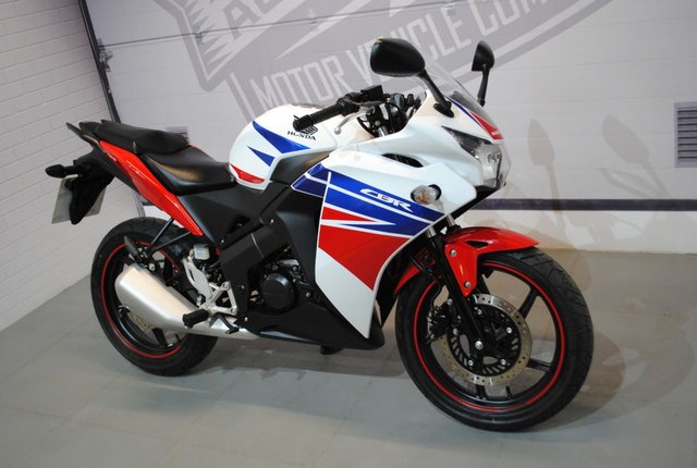 2017 67 Honda Cbr 125 R R-F 