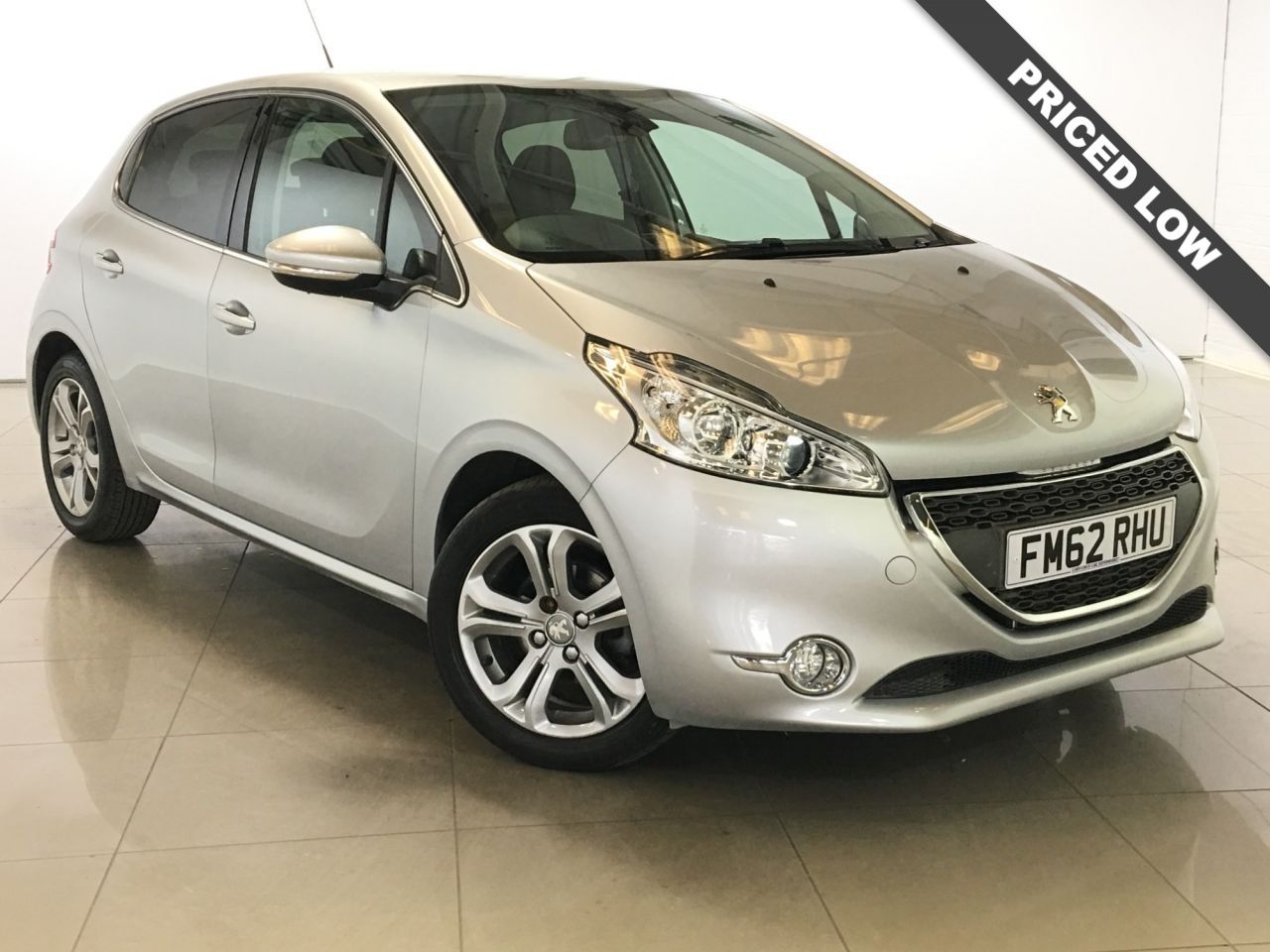 View our PEUGEOT 208