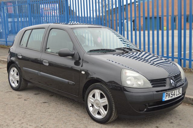 2004 54 Renault Clio 1.1 EXPRESSION 16V 5d 75 BHP