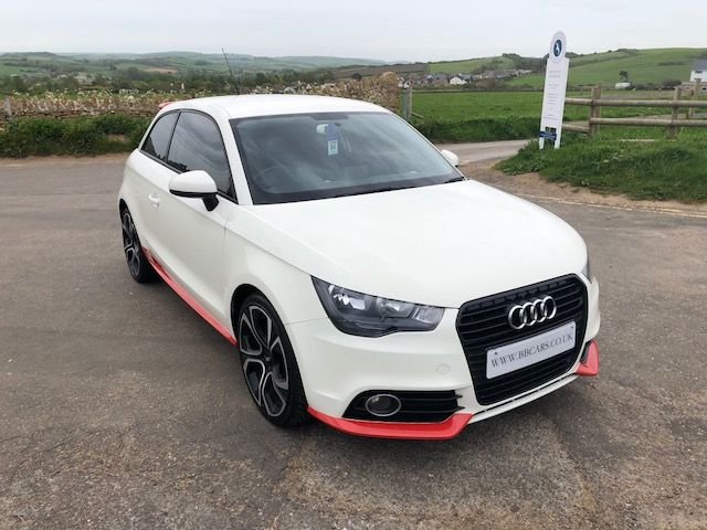 2011 61 Audi A1 1.6 TDI COMPETITION LINE 3d 105 BHP