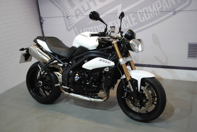 2011 11 Triumph Speed Triple 1050 1050cc