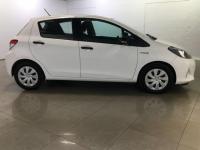 USED 2014 63 TOYOTA YARIS 1.5 HYBRID ACTIVE 5d One Owner From New