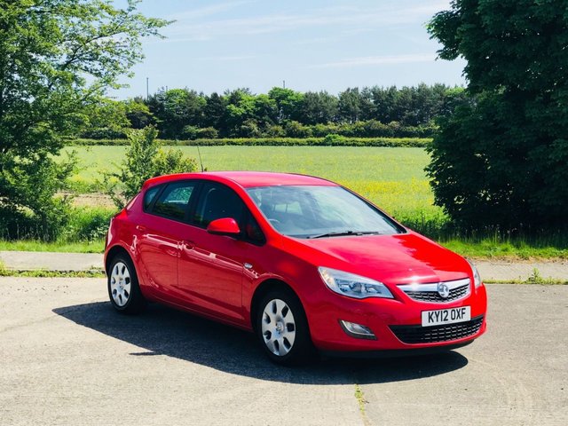 2012 12 Vauxhall Astra 1.6 EXCLUSIV 5dr