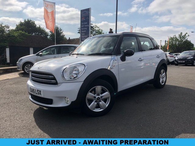 2015 15 MINI Countryman 1.6 COOPER 5d 122 BHP