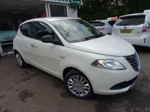 2013 63 Chrysler Ypsilon 1.2 S 5d 69 BHP