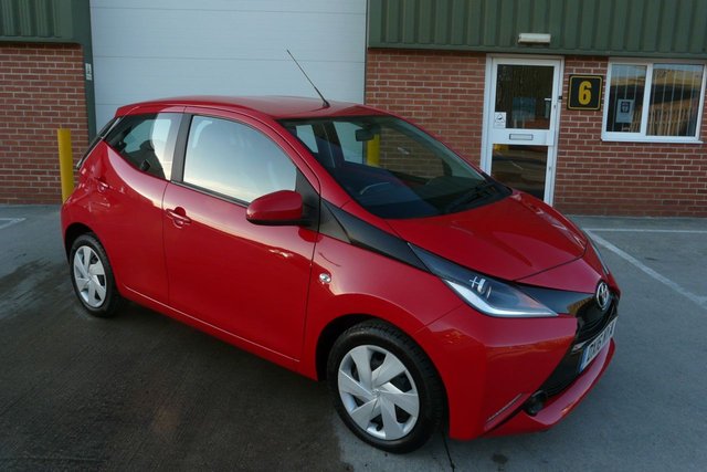 2016 16 Toyota Aygo 1.0 VVT-I X-PLAY 5d 69 BHP