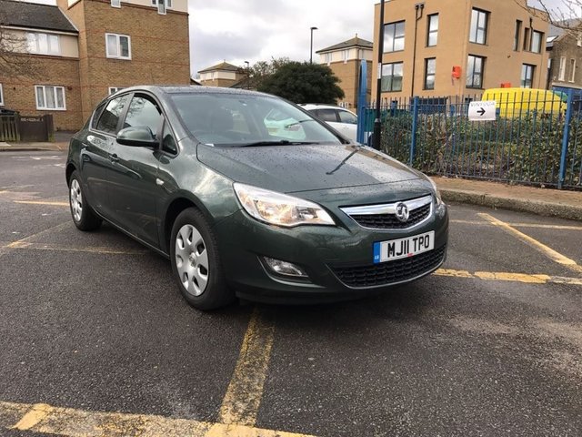 2011 11 Vauxhall Astra 1.6 EXCLUSIV 5d AUTO 113 BHP