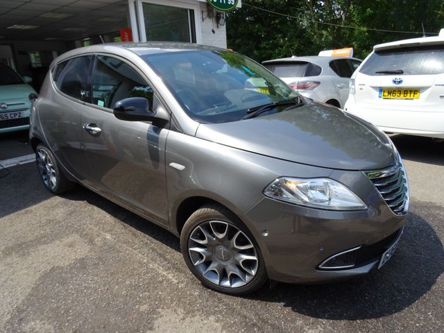 2015 64 Chrysler Ypsilon 1.2 PLATINUM 5d 69 BHP