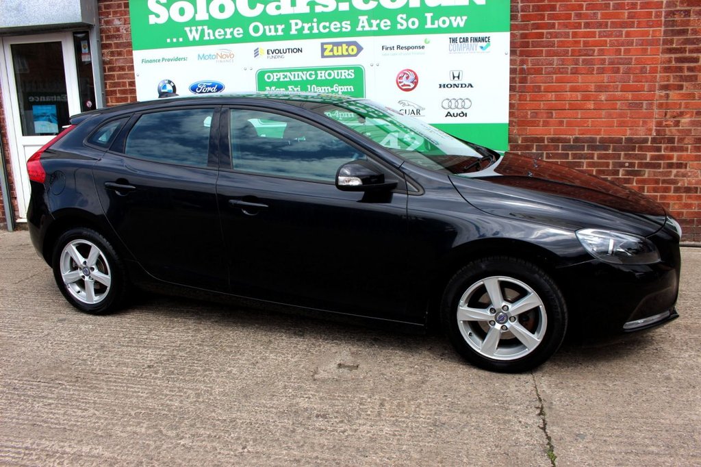 2012 62 VOLVO V40 1.6 D2 ES NAV 5d 113 BHP