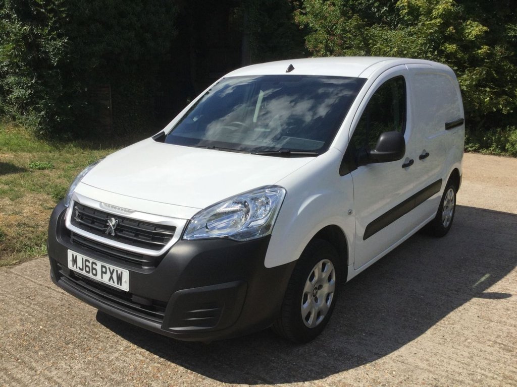 View our PEUGEOT PARTNER