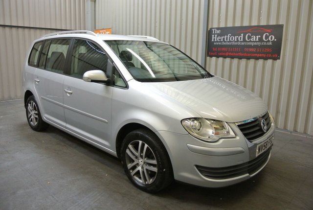 2009 58 Volkswagen Touran 2.0 SE TDI DSG 5d AUTO 138 BHP