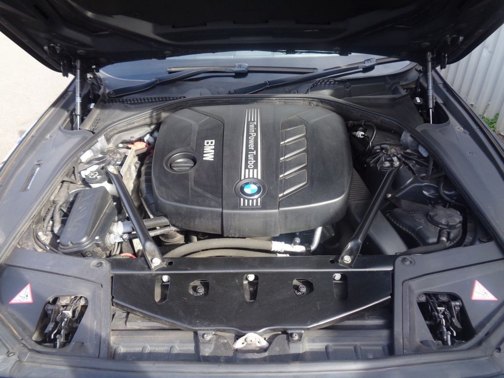 2012 Bmw 5 Series 520d M Sport 163 11 995