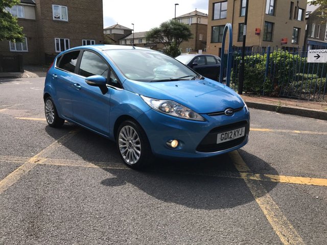 2012 12 FORD FIESTA 1.4 TITANIUM 5d AUTO 96 BHP 