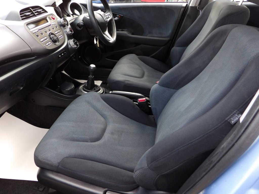 ... USED 2009 09 HONDA JAZZ 1.3 I-VTEC ES 5d 98 BHP NEW MOT, ...
