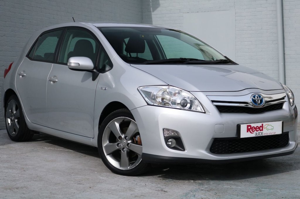 2012 12 TOYOTA AURIS 1.8 T4 5d AUTO 99 BHP