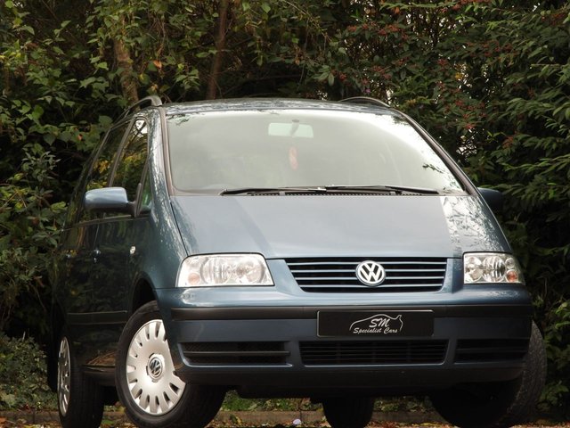 2002 02 Volkswagen Sharan 2.0 SE 5d 114 BHP