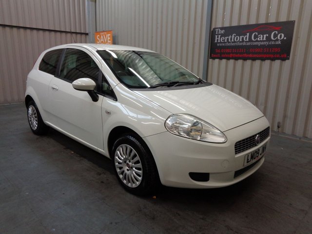 2009 09 Fiat Grande Punto 1.4 DYNAMIC 3d 77 BHP