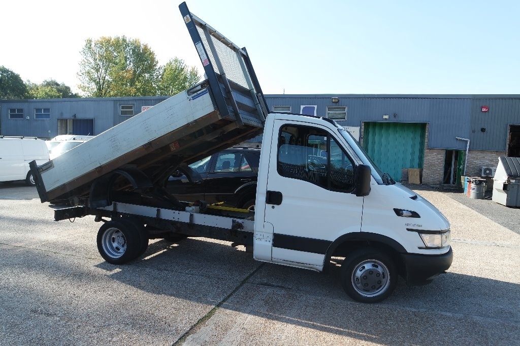 View our IVECO DAILY