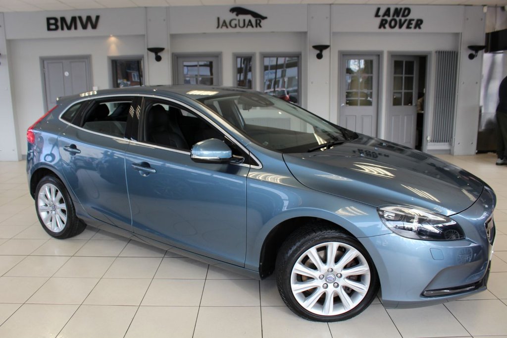 View our VOLVO V40
