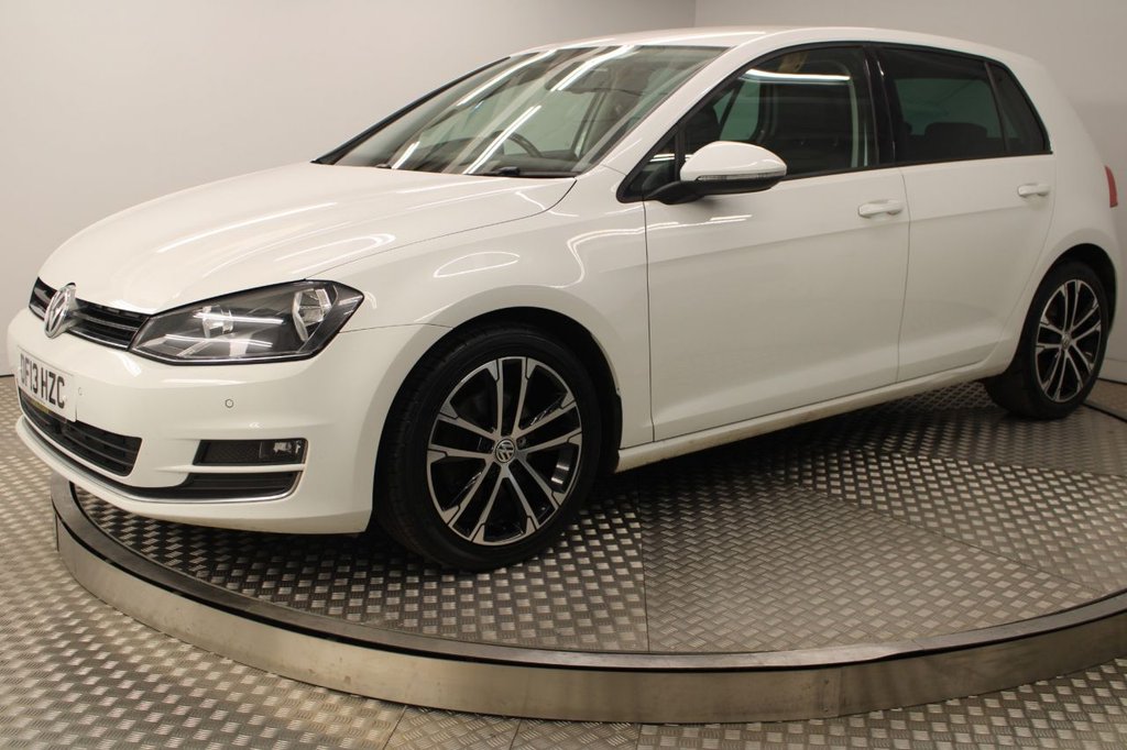View our VOLKSWAGEN GOLF