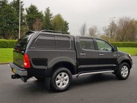 USED 2011 60 TOYOTA HI-LUX 3.0 INVINCIBLE 4X4 D-4D DCB 1d 169 BHP CANOPY + BULL BARS ** NO VAT