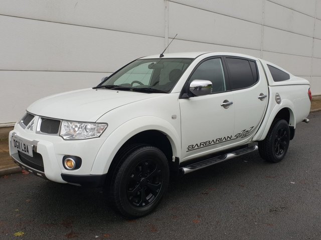 2011 11 Mitsubishi L200 2.5 DI-D 4X4 BARBARIAN LB DCB 1d AUTO 175 BHP