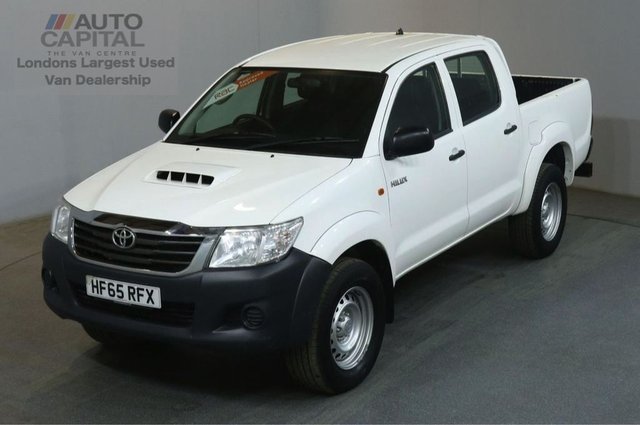 2015 65 TOYOTA HI-LUX 2.5 ACTIVE 4X4 D-4D DCB 142 BHP AIR CON PICK UP