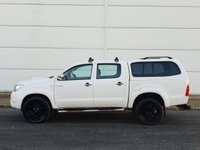 USED 2011 61 TOYOTA HI-LUX 2.5 HL2 4X4 D-4D DCB 1d 142 BHP CANOPY+TOW BAR ** NO VAT ** NO VAT