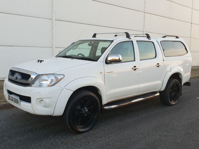2011 61 Toyota HI-Lux 2.5 HL2 4X4 D-4D DCB 1d 142 BHP
