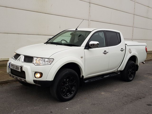 2011 11 Mitsubishi L200 2.5 DI-D 4X4 BARBARIAN LB DCB 1d AUTO 175 BHP