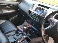 USED 2014 64 TOYOTA HI-LUX 3.0 INVINCIBLE 4X4 D-4D DCB 1d AUTO 169 BHP LEATHER+SAT NAV+R CAMERA+TOWBAR