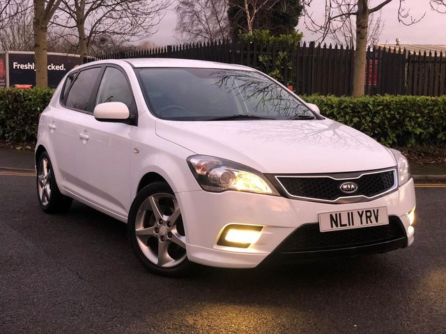 2011 11 Kia Ceed 1.6 CRDI 3 5d 113 BHP