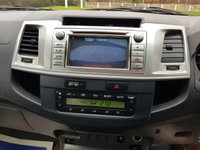 USED 2011 61 TOYOTA HI-LUX 3.0 INVINCIBLE 4X4 D-4D DCB 1d AUTO 169 BHP 2 KEYS + BULL BARS ** NO VAT **