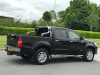 USED 2011 61 TOYOTA HI-LUX 3.0 INVINCIBLE 4X4 D-4D DCB 1d AUTO 169 BHP 2 KEYS + BULL BARS ** NO VAT **