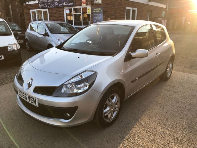 2006 56 Renault Clio 1.4 DYNAMIQUE 16V 3d 98 BHP