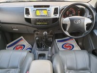 USED 2012 12 TOYOTA HI-LUX 3.0 INVINCIBLE 4X4 D-4D DCB 1d 169 BHP T, BELT CHANGED ! SAT NAV ** NO VAT