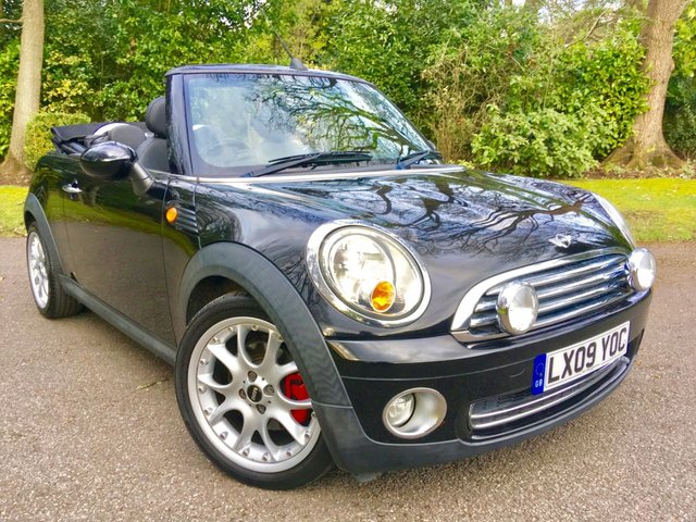 2009 09 MINI Convertible 1.6 COOPER 2d AUTO 120 BHP''1 OWNER/ FULL BLACK LEATHER/PADDLE SHIFT ON STEERING WHEEL
