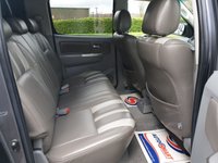 USED 2011 60 TOYOTA HI-LUX 3.0 INVINCIBLE 4X4 D-4D DCB 1d 169 BHP FULL LEATHER + CANOPY ** NO VAT **