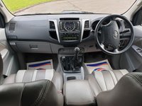 USED 2011 60 TOYOTA HI-LUX 3.0 INVINCIBLE 4X4 D-4D DCB 1d 169 BHP FULL LEATHER + CANOPY ** NO VAT **