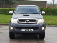 USED 2011 60 TOYOTA HI-LUX 3.0 INVINCIBLE 4X4 D-4D DCB 1d 169 BHP FULL LEATHER + CANOPY ** NO VAT **