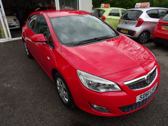 2011 61 Vauxhall Astra 1.6 EXCLUSIV 5d 113 BHP