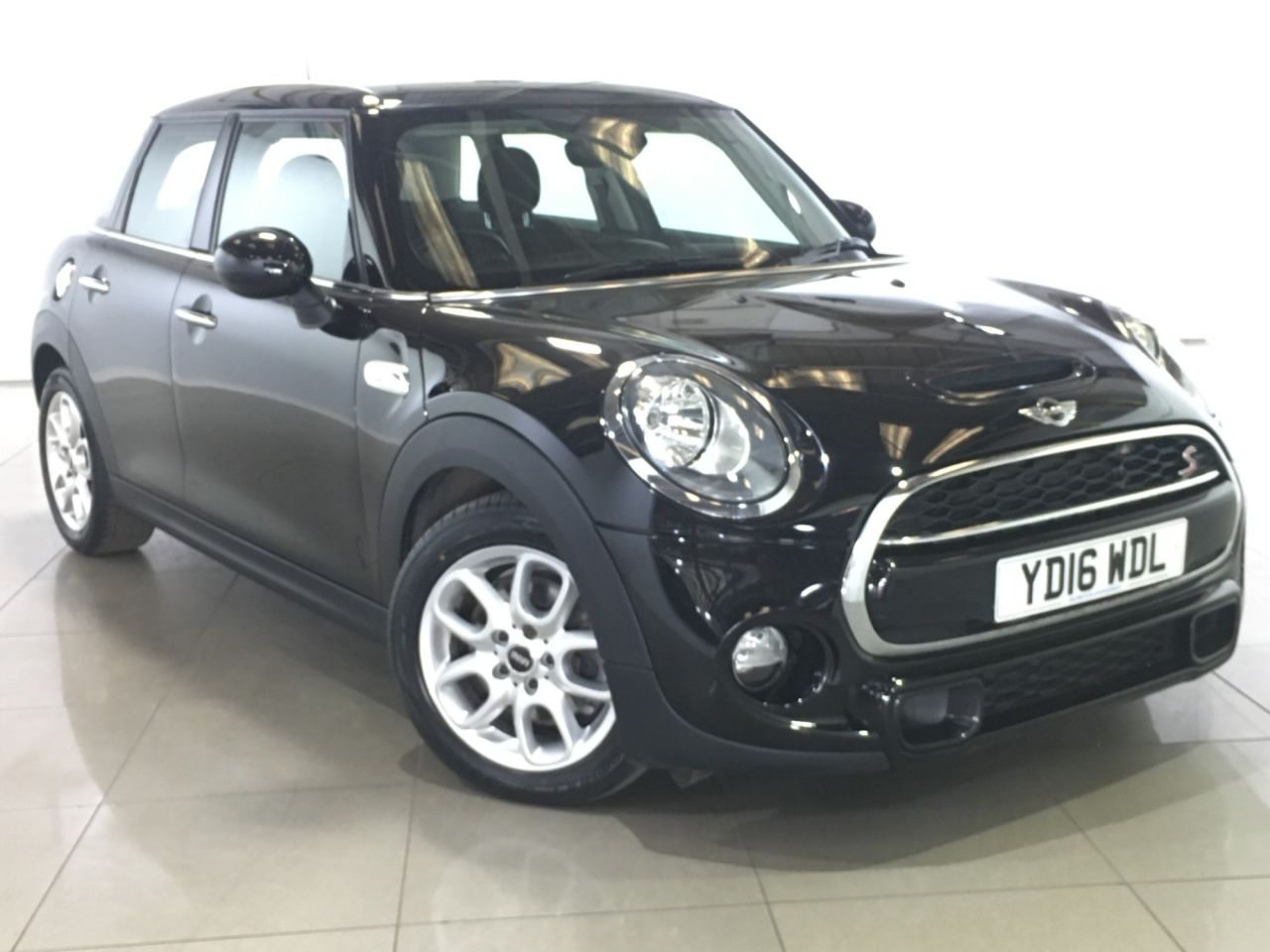 View our MINI HATCH COOPER