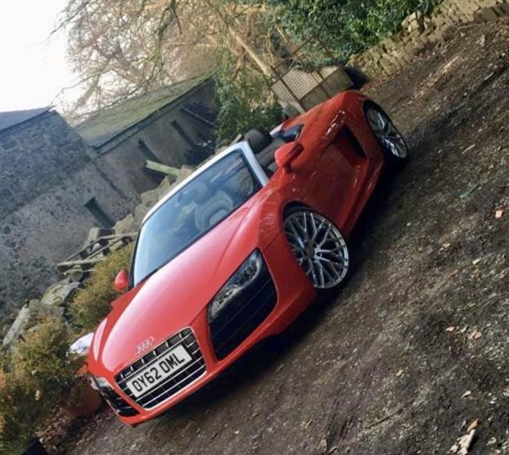 USED 2012 62 AUDI R8 5.2 SPYDER V10 QUATTRO 2d AUTO 518 BHP ONLY 15000 MILES!!!